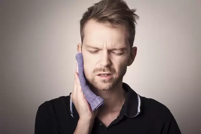Ajustement chiropratique cervical lié aux troubles de la mâchoire